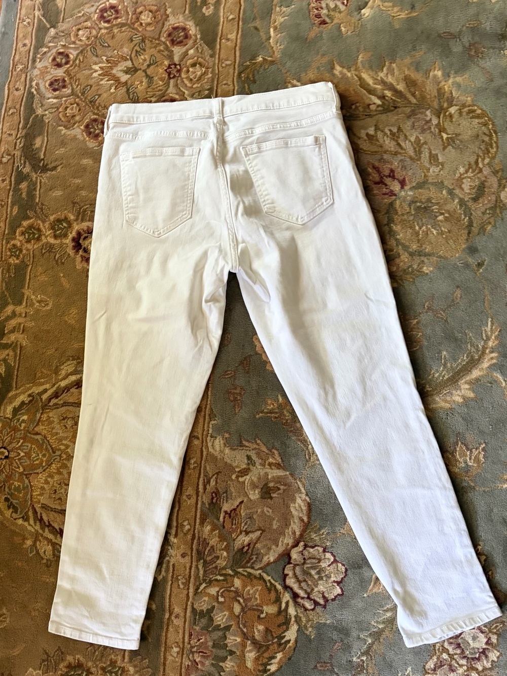 GAP Women’s White Skinny Jeans - Picture 4 of 6